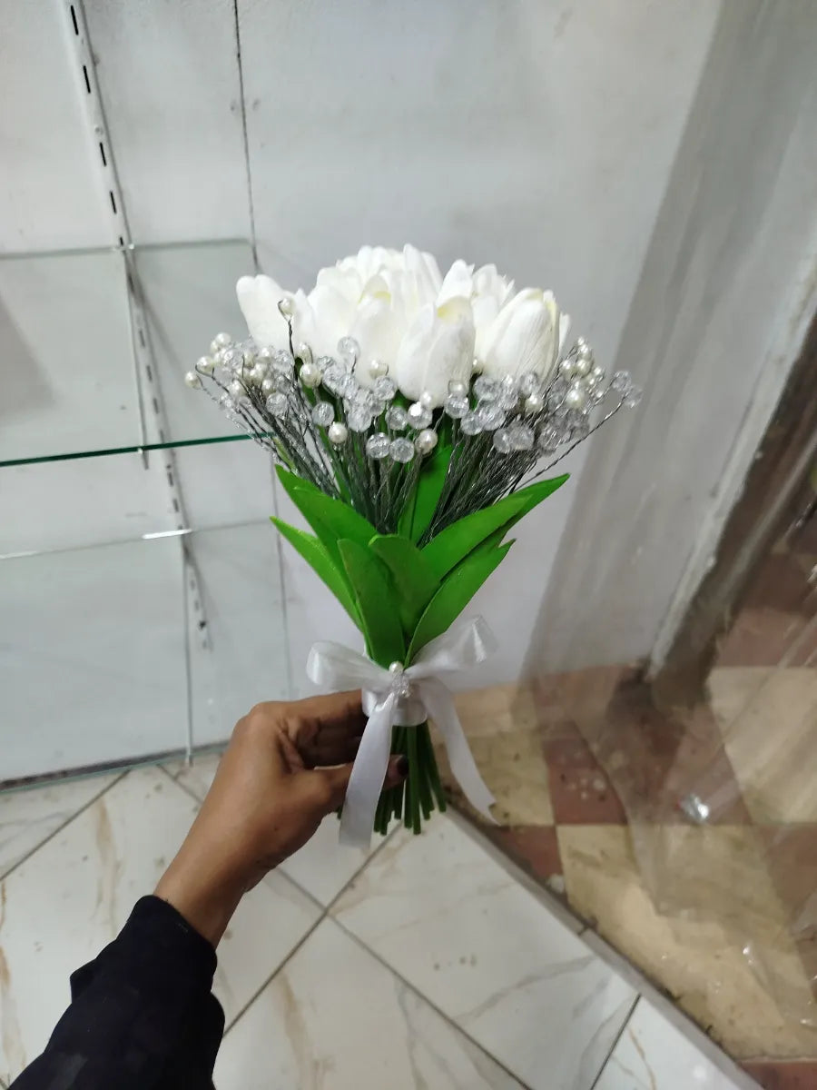 باقة زهور التوليب البيضاء (صناعي)