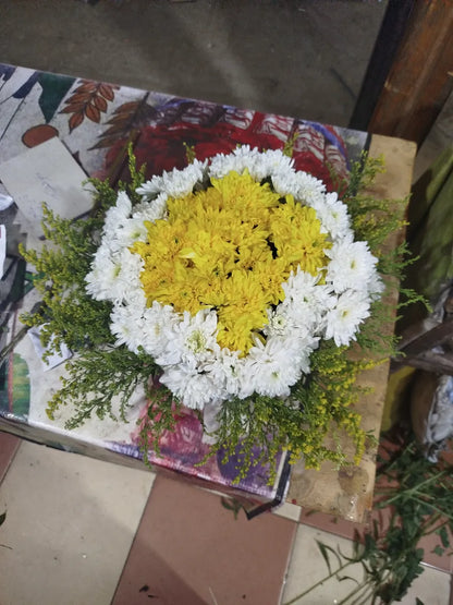 بوكيه ورد أصفر وأبيض