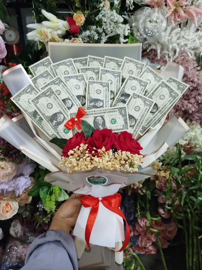 بوكيه هدايا نقود وورد أحمر